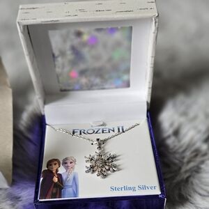 Disney Sterling silver Frozen 2 SnowFlake pendant necklace. NEW